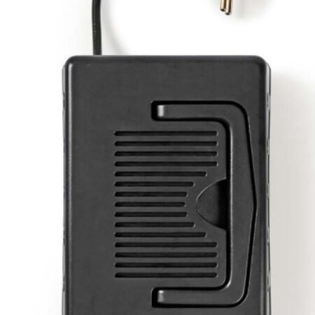 POCO102 Konvertor snage, 230V AC 50Hz, 270W, Euro, Black Omogucava upotrebu opreme iz SAD u Evropi