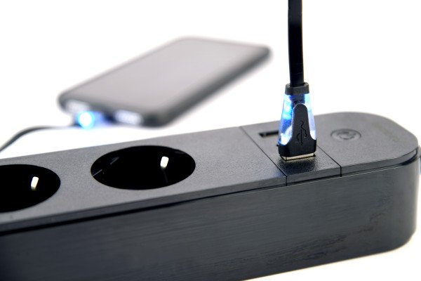 TSL-PS-S4U-01 Gembird pametni produzni kabl sa USB punjenjem, 4 uticnice, 1,5m crni - Slika 2