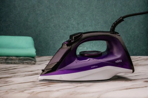 VOLTZ pegla na paru V51050E 2400W,ljubicasta,rezervoar za vodu 220ml - Slika 3