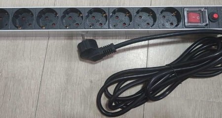 PDU letva 19inc 1U Rackmount 8-Output, 3m, Black Intellinet